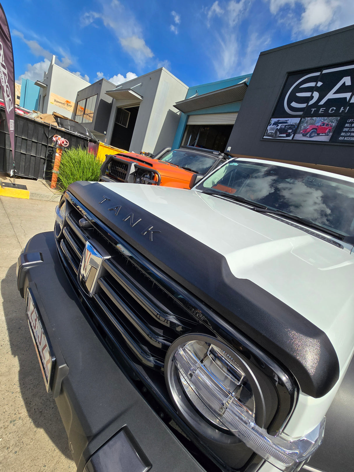 TANK 300 MOULDED BONNET PROTECTOR