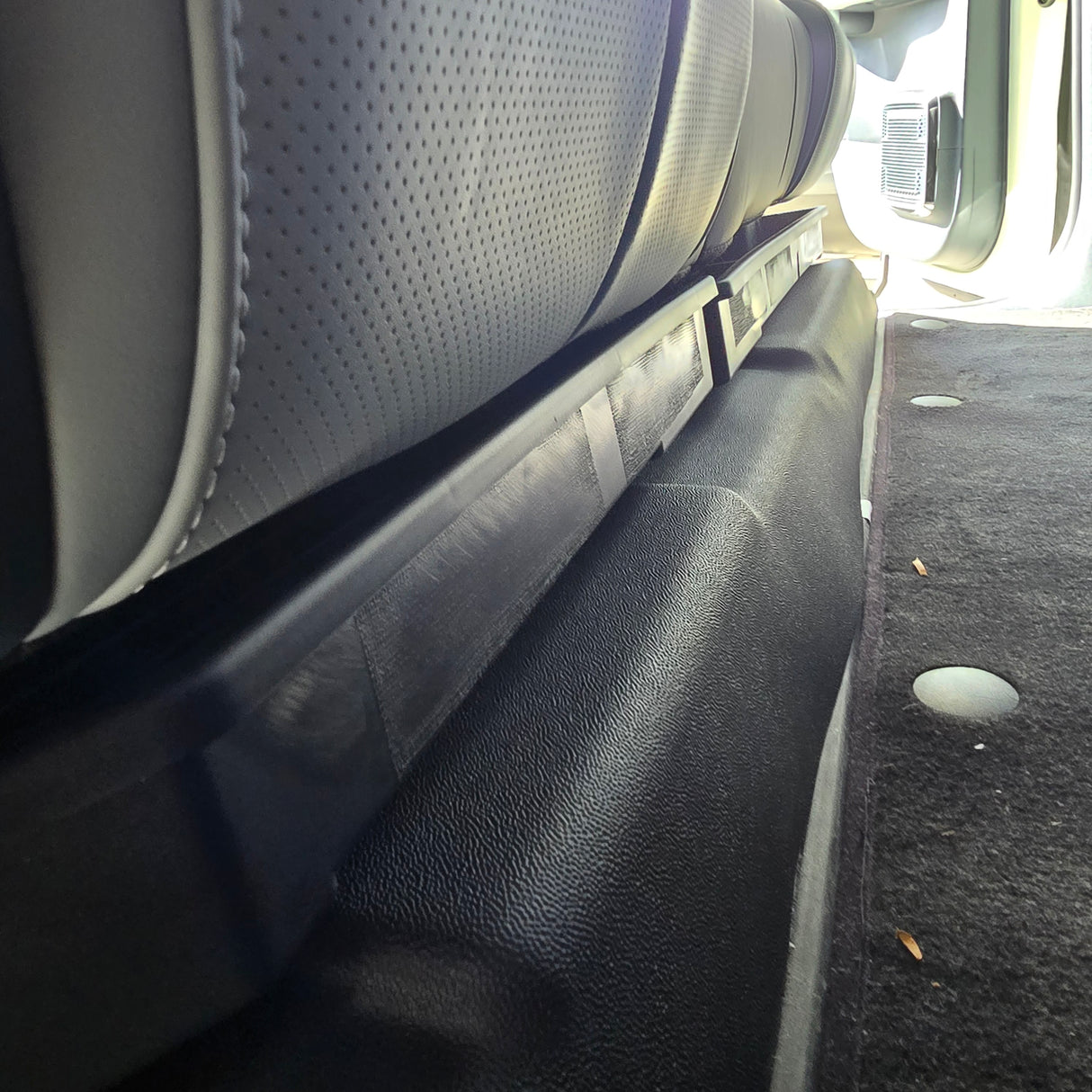 DENZA B5 2026+ UNDERSEAT STORAGE TRAYS