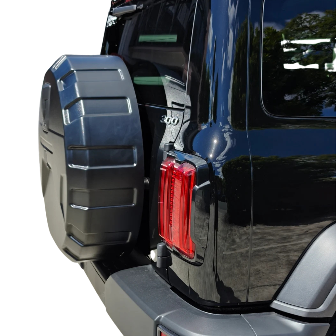 TANK 300 TYRE COVER WITH BLACK LOGO