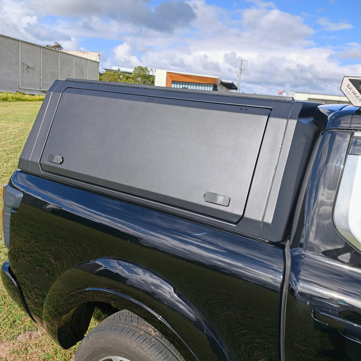 GWM Cannon Alpha with Savage Rogue flat pack aluminium canopy fitted v2, Savagetech.com.au