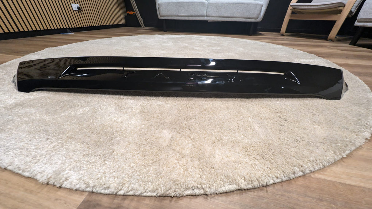 TANK 500 GRILLE WITH MOTION LED