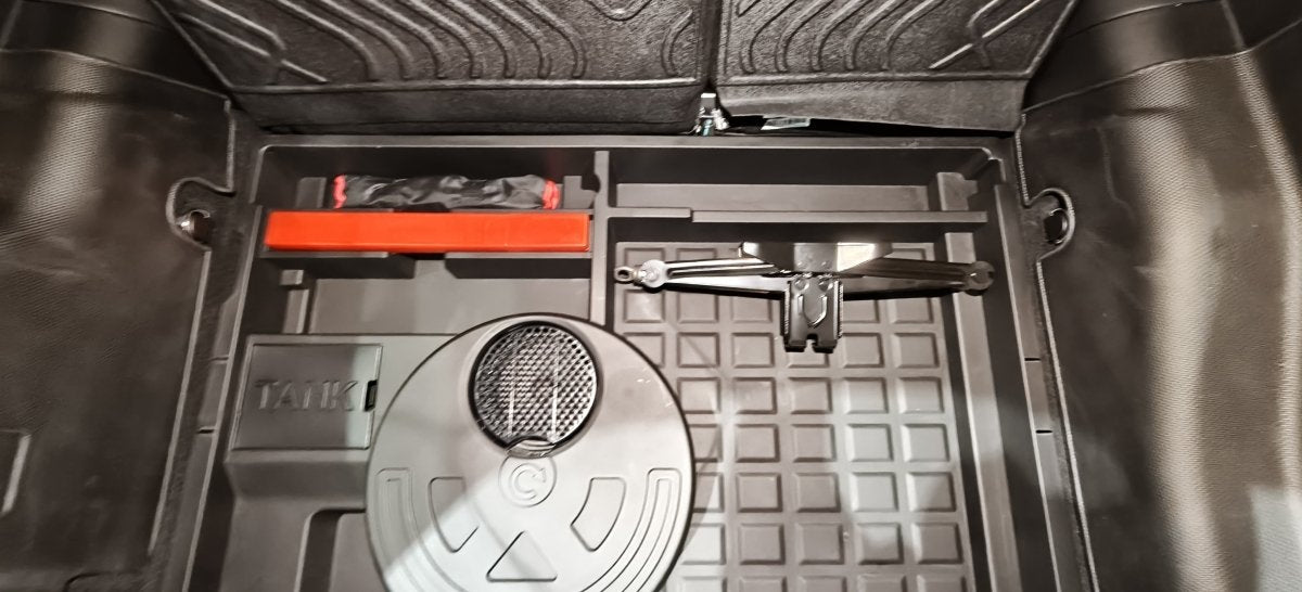 TANK 300 UNDER TRUNK STORAGE TRAY (not suitable for HEV, PHEV or Diesel model) - Savage Tech Australia