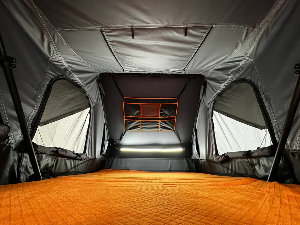 SAVAGE HARDSHELL ROOFTOP TENT