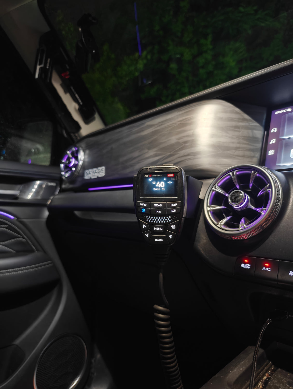 TANK 300 UHF MICROPHONE HOLDER