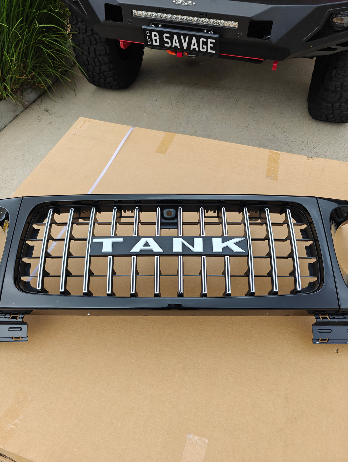 TANK 300 GRILLE 4