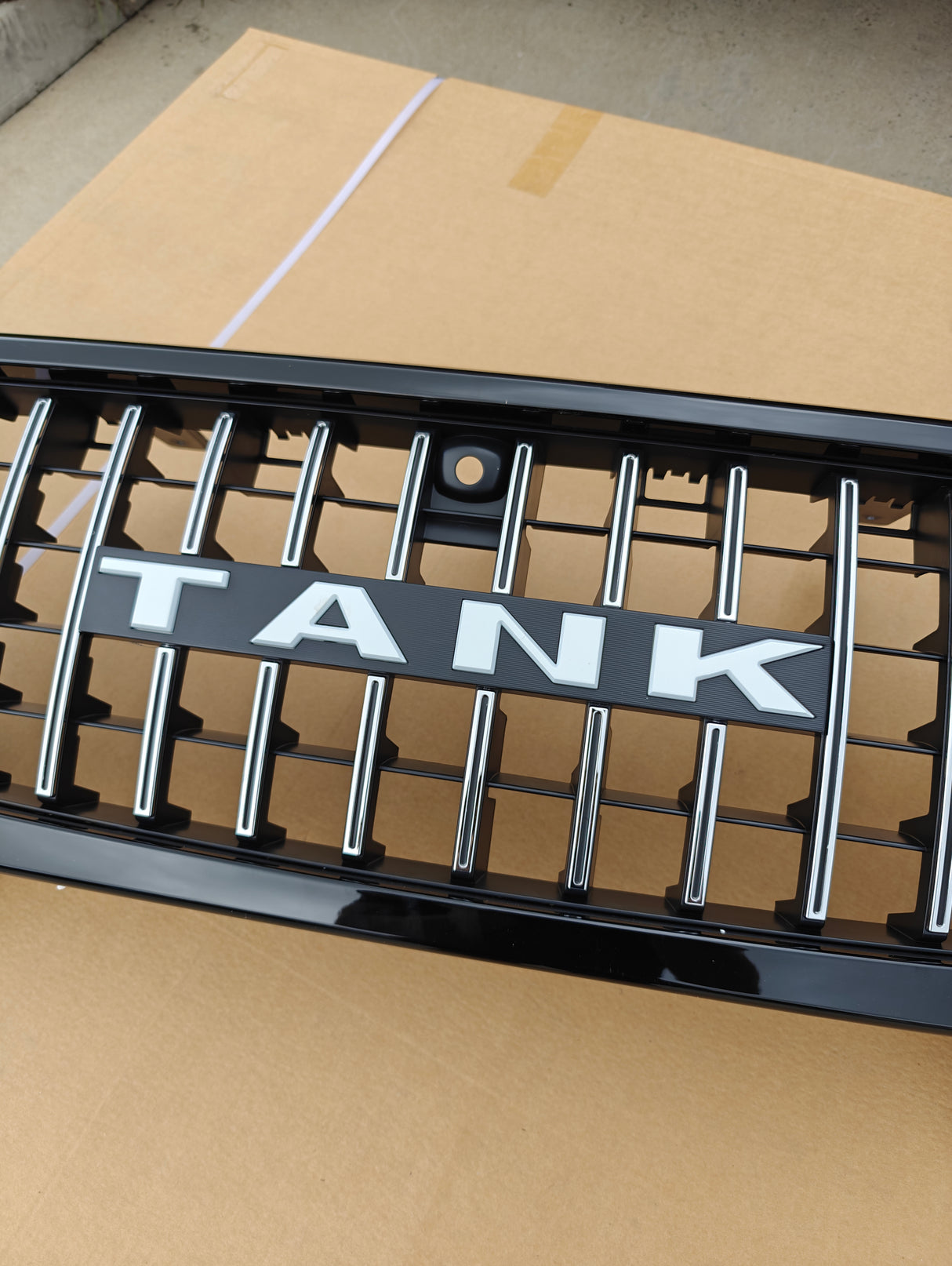 TANK 300 GRILLE 4