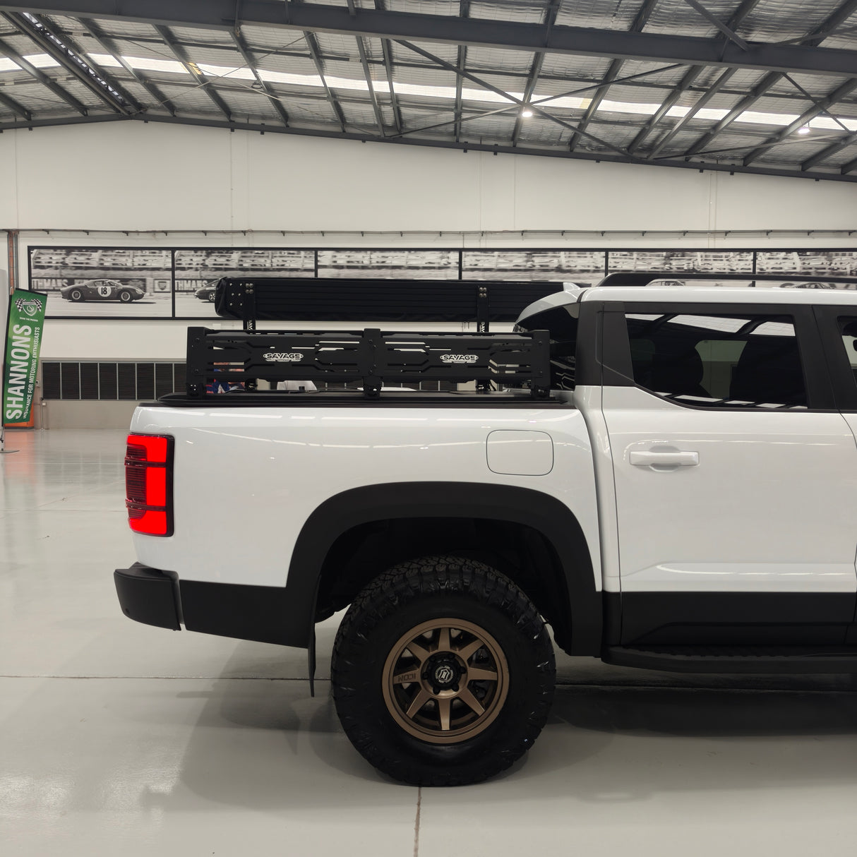 SAVAGE FORTRESS UNIVERSAL ROLLER SHUTTER TUB RACK