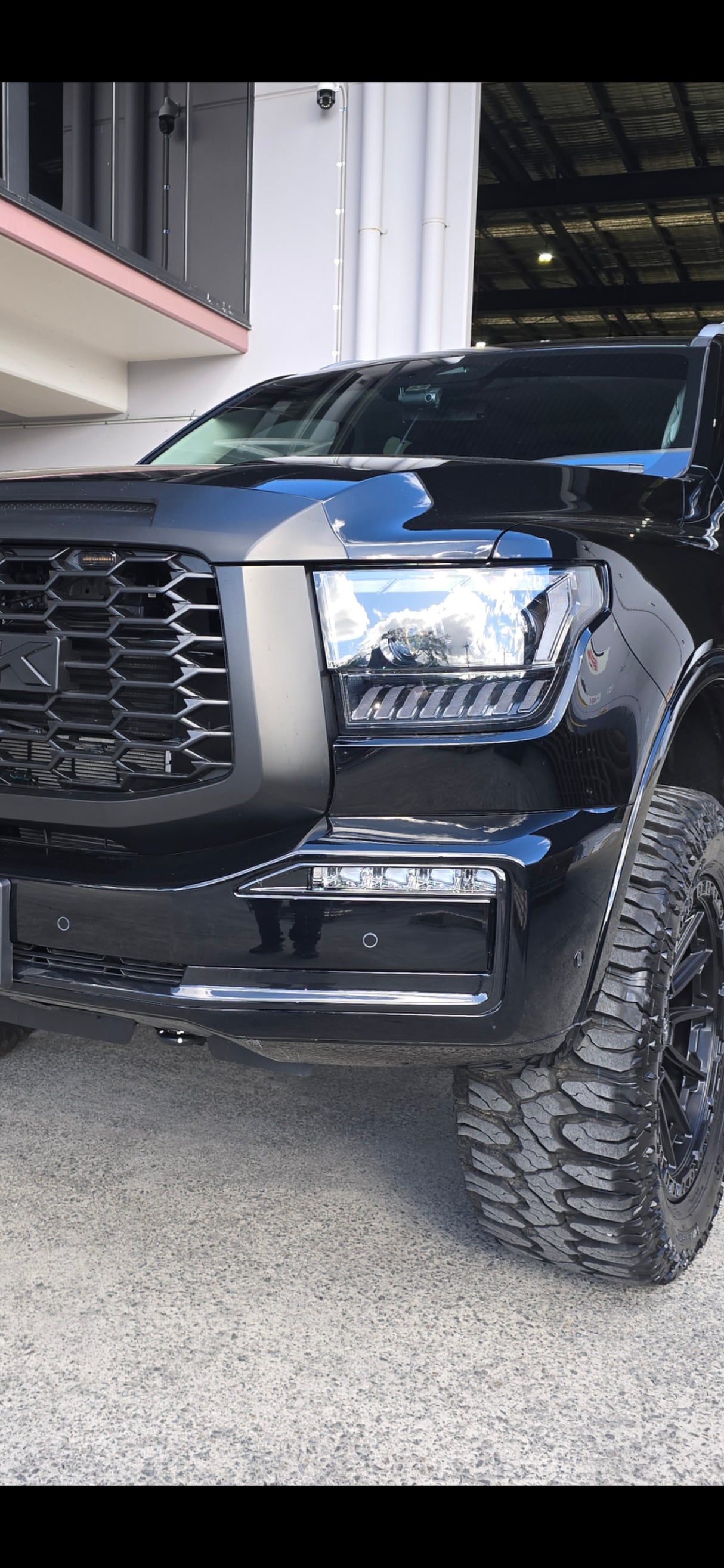 TANK 500 BLACKOUT FRONT FOG LIGHT SURROUNDS