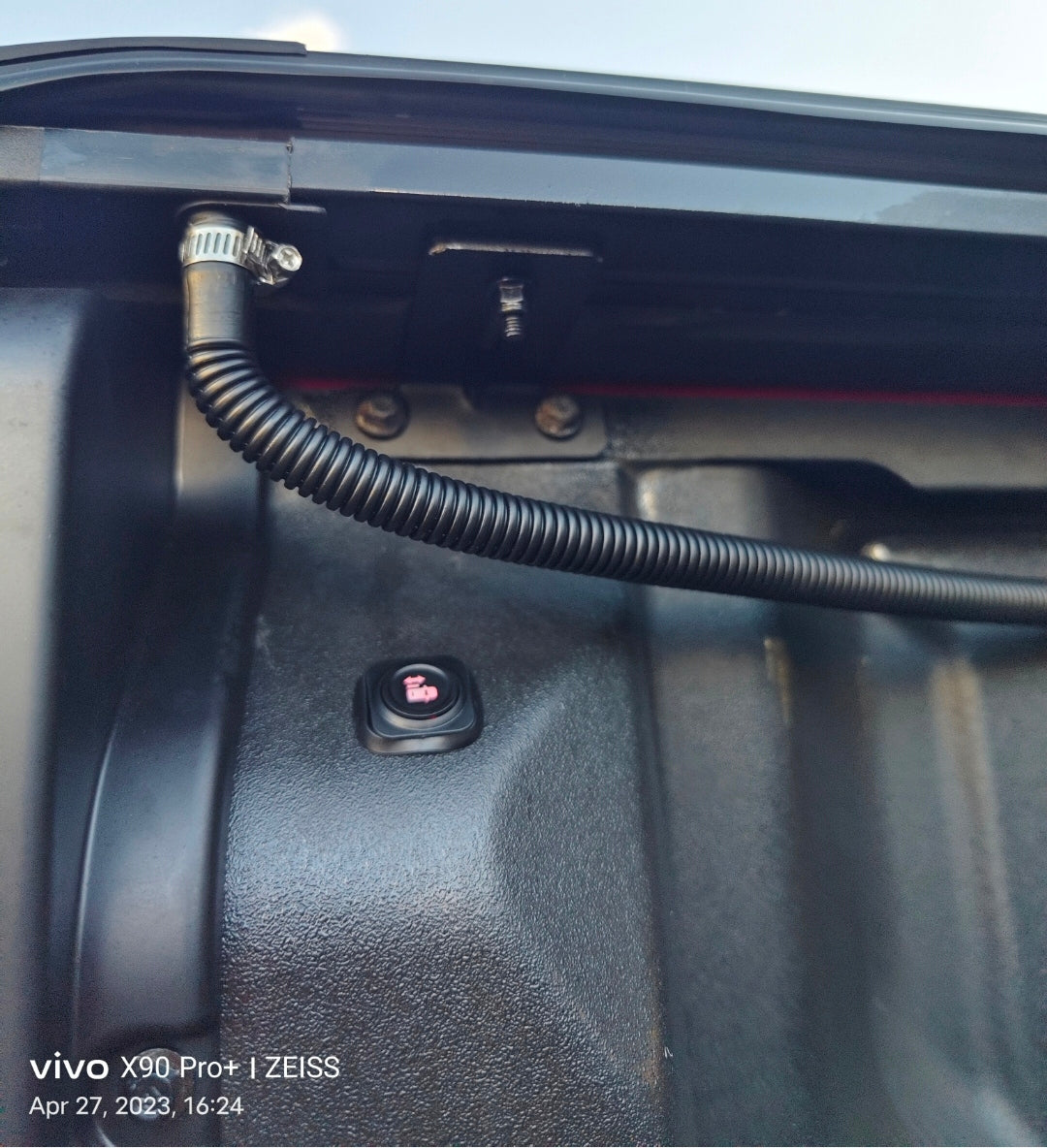 GWM CANNON SAVAGE ROLLERVAULT ELECTRIC ROLLER/HARD TONNEAU COVER