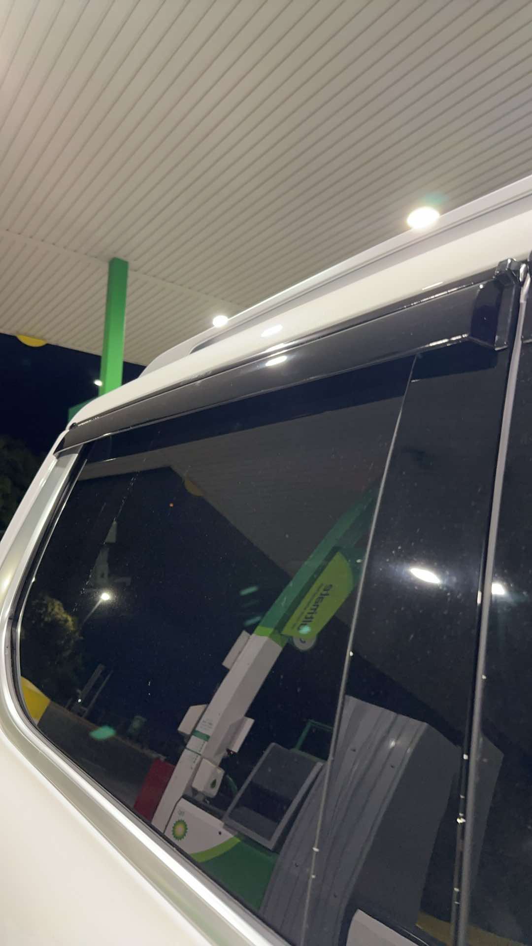 GWM ALPHA PREMIUM TINTED WEATHERSHIELDS