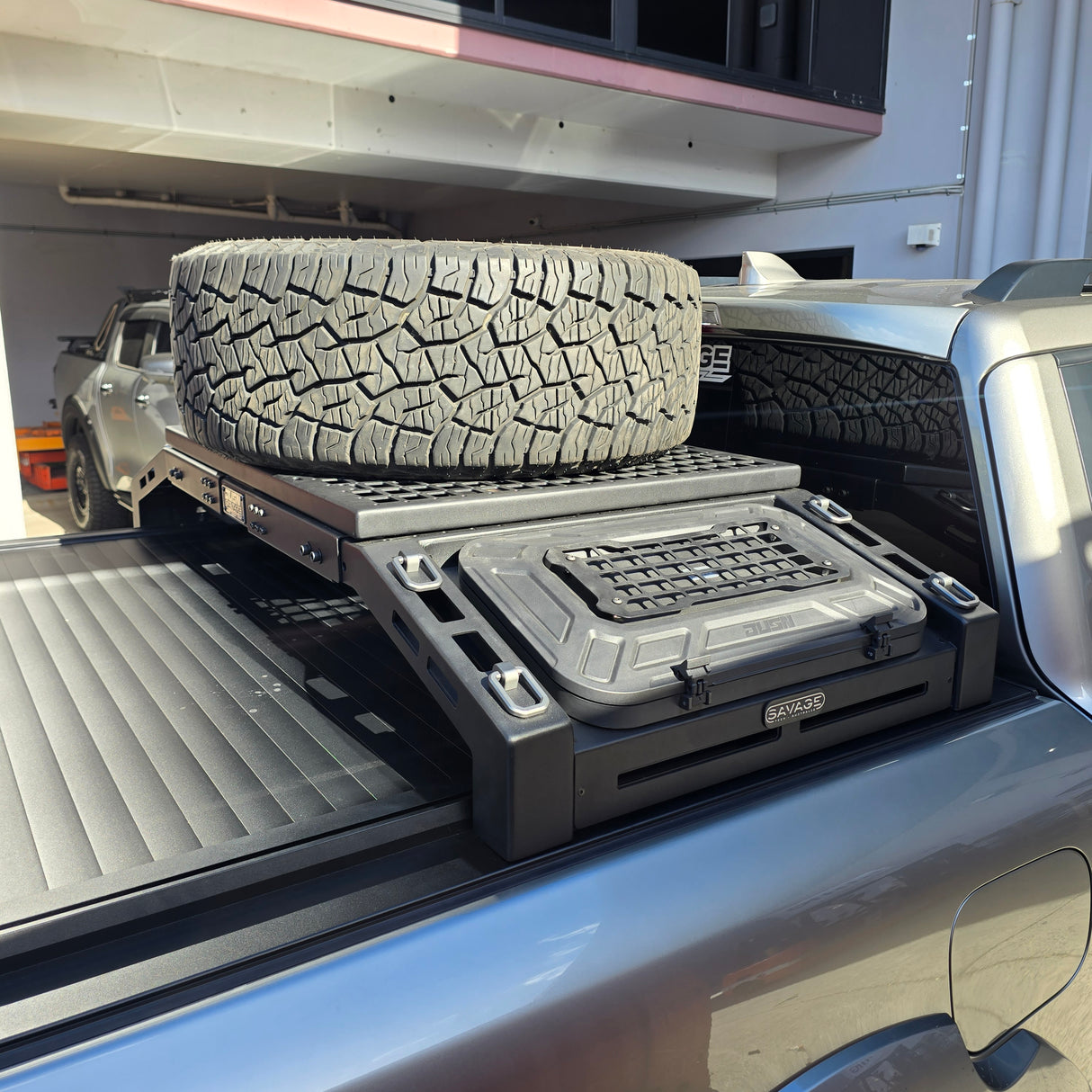 SAVAGE ROGUE TYRE/WHEEL CARRIER RACK WITH STORAGE PLATFORM