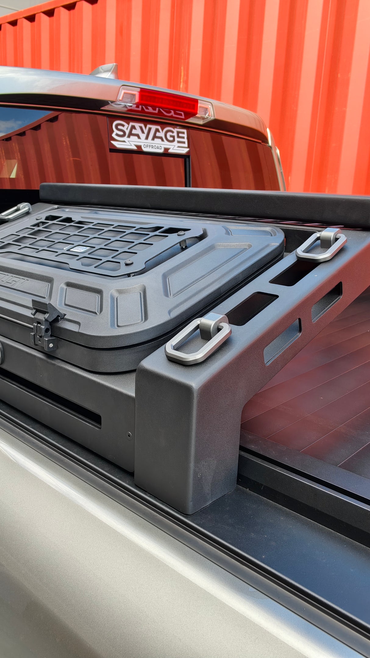 SAVAGE ROGUE TYRE/WHEEL CARRIER RACK WITH STORAGE PLATFORM