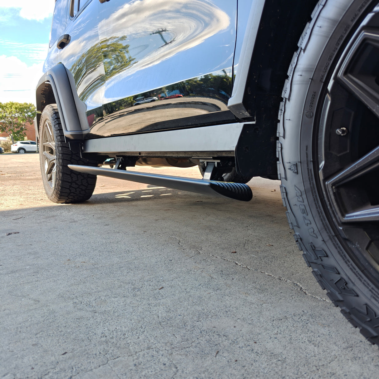 TANK 300 ELECTRIC SIDE STEPS