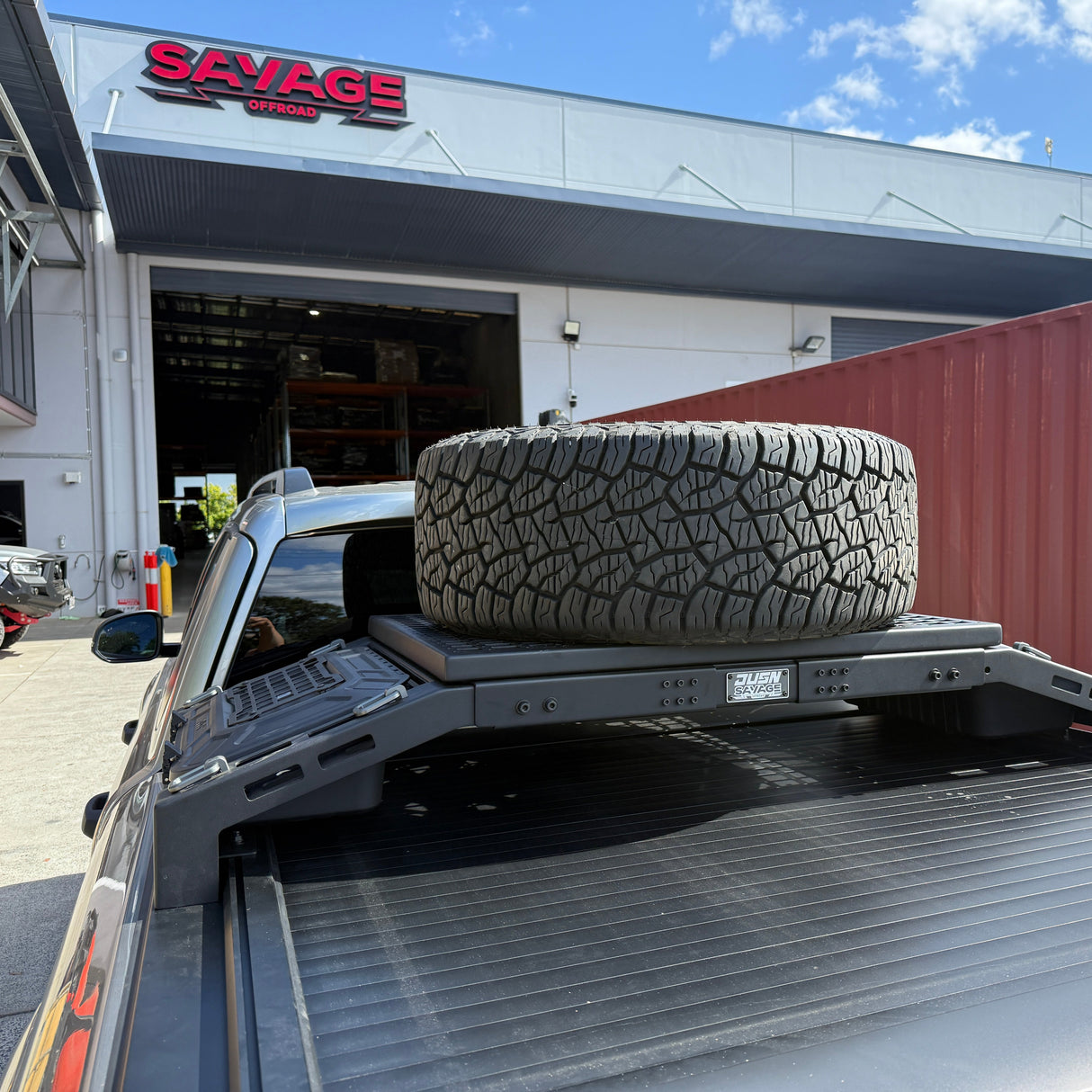 SAVAGE ROGUE TYRE/WHEEL CARRIER RACK WITH STORAGE PLATFORM