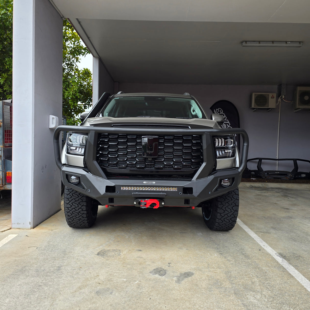 GWM ALPHA RAMPAGE HOOPED BULLBAR