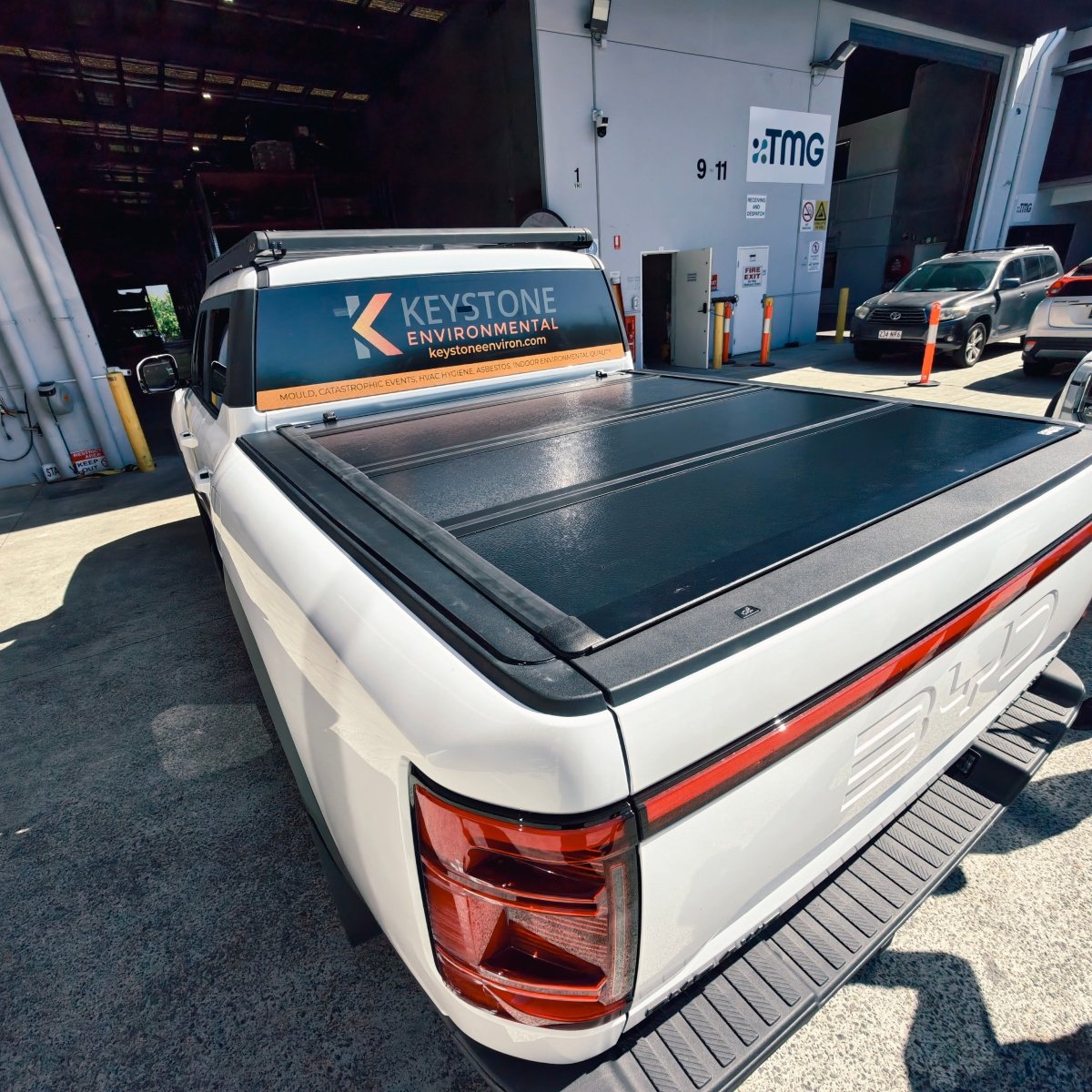BYD SHARK 6 SAVAGE TRIFOLD STEALTH HARD LID COVER - TONNEAU - Savage Tech Australia