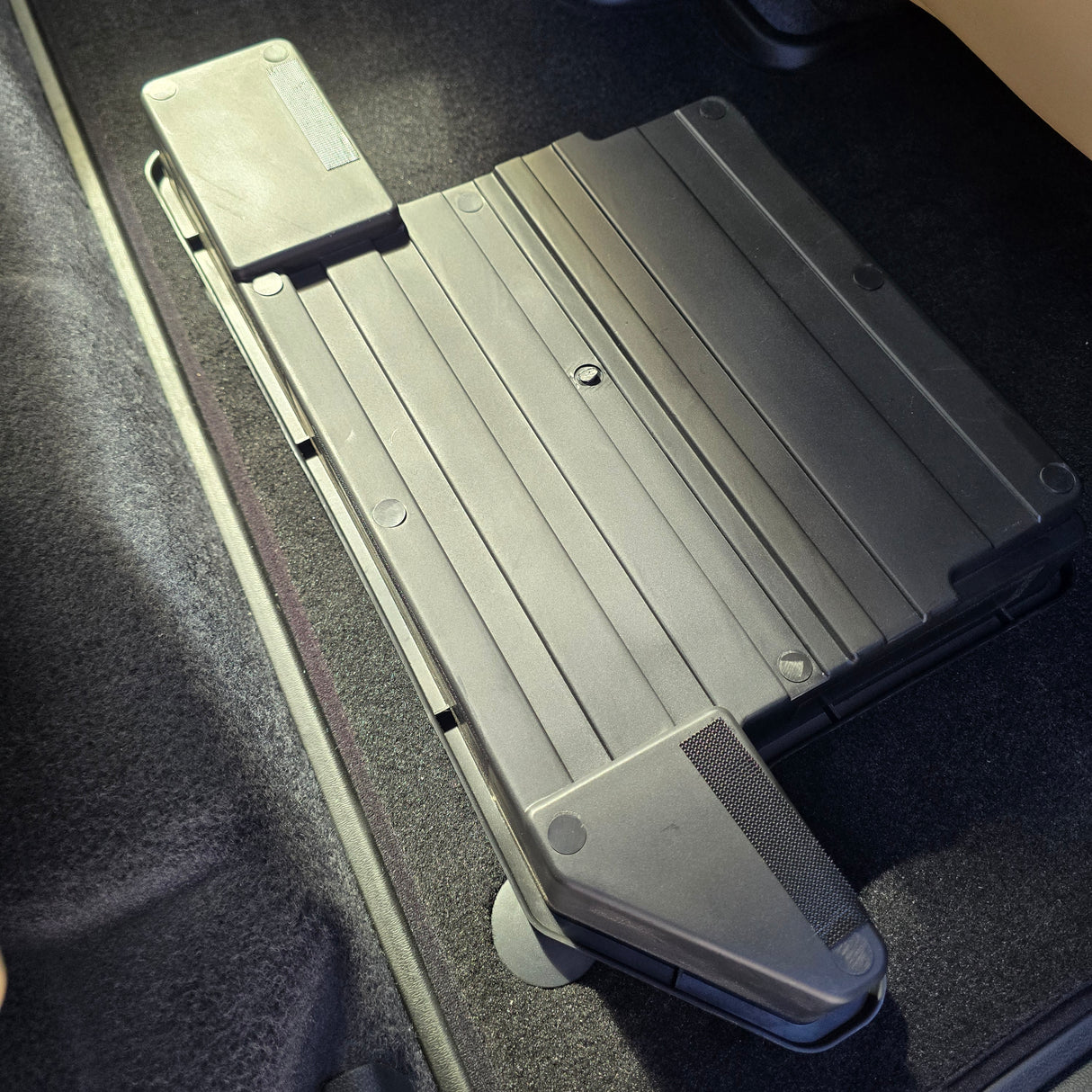 DENZA B5 2026+ UNDERSEAT STORAGE TRAYS