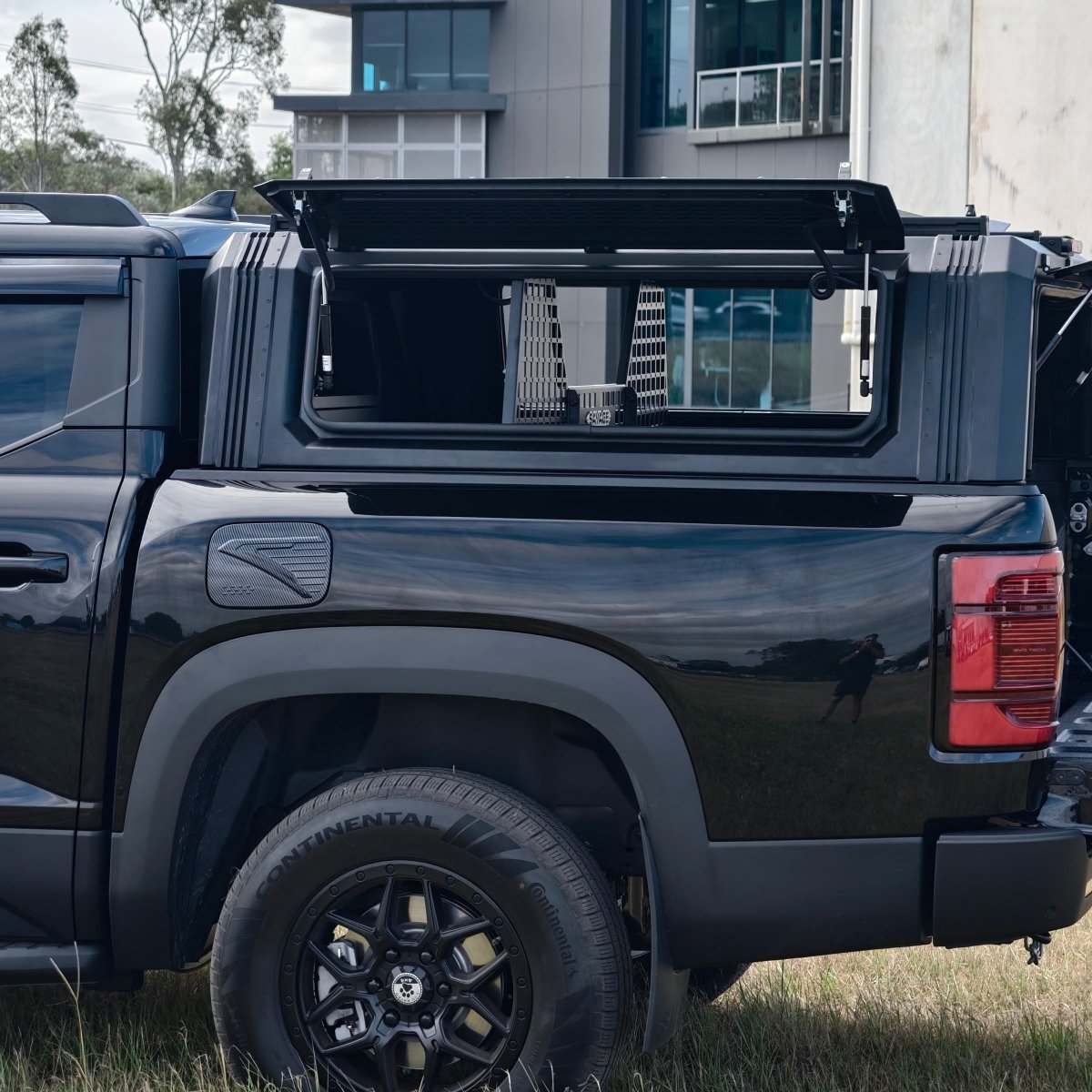 BYD SHARK 6 SAVAGE PREDATOR CANOPY WITH CENTRAL LOCKING & BUILT IN INTERIOR LIGHTING - Savage Tech Australia