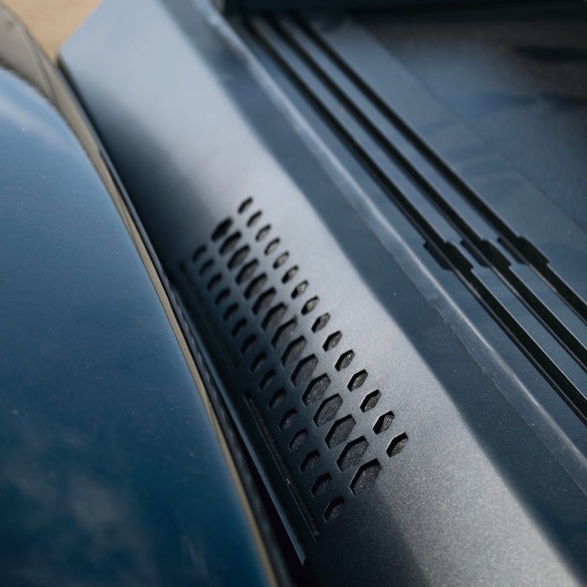 BYD SHARK 6 SAVAGE PREDATOR CANOPY WITH CENTRAL LOCKING & BUILT IN INTERIOR LIGHTING - Savage Tech Australia