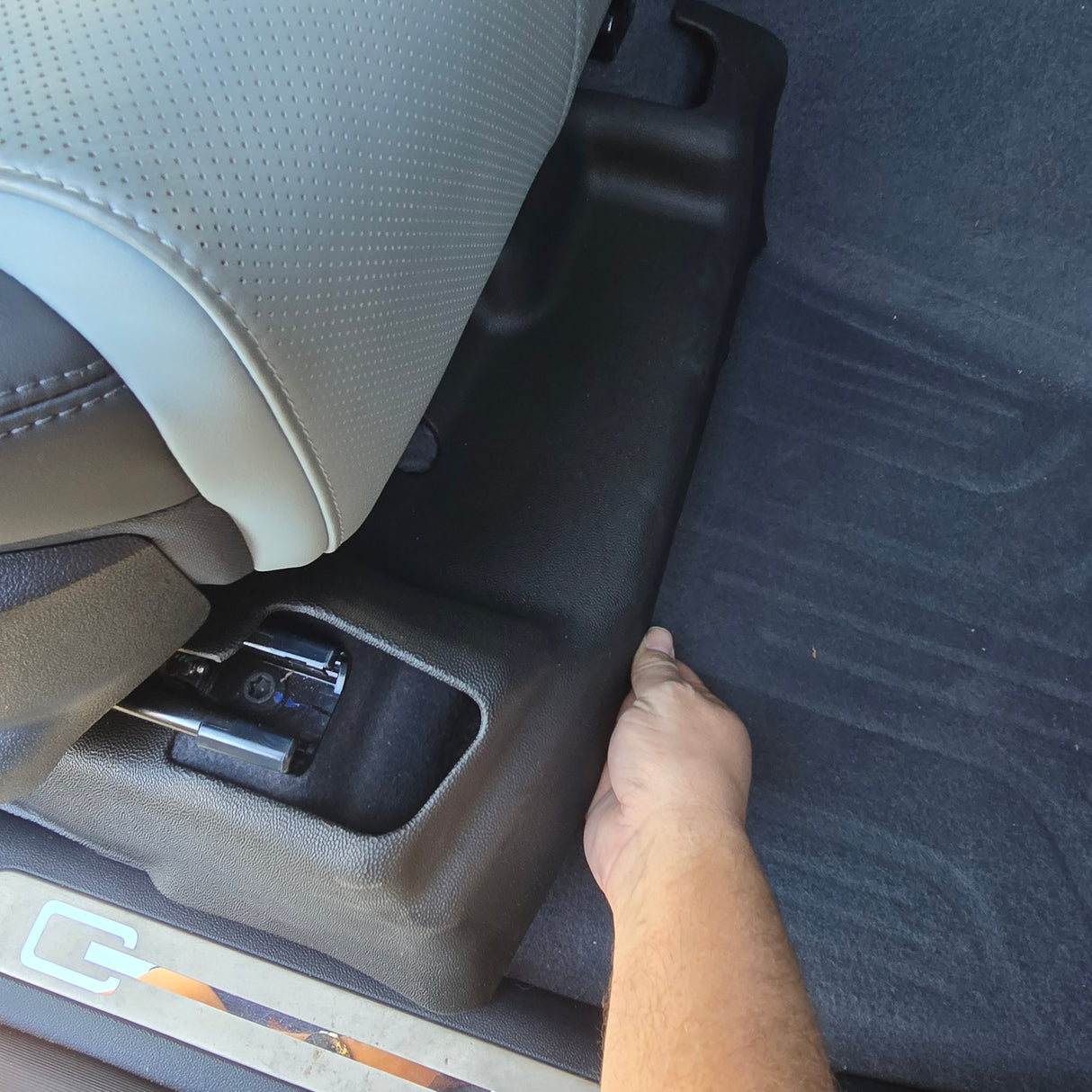 UNDER SEAT PROTECTION COVERS DENZA B5 2026+