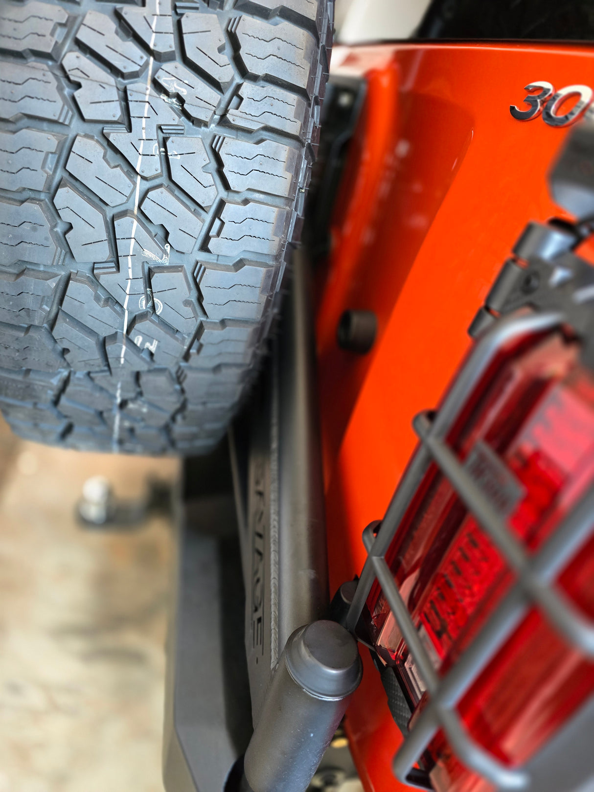 TANK 300 ARMOUR REAR BAR WITH TYRE CARRIER