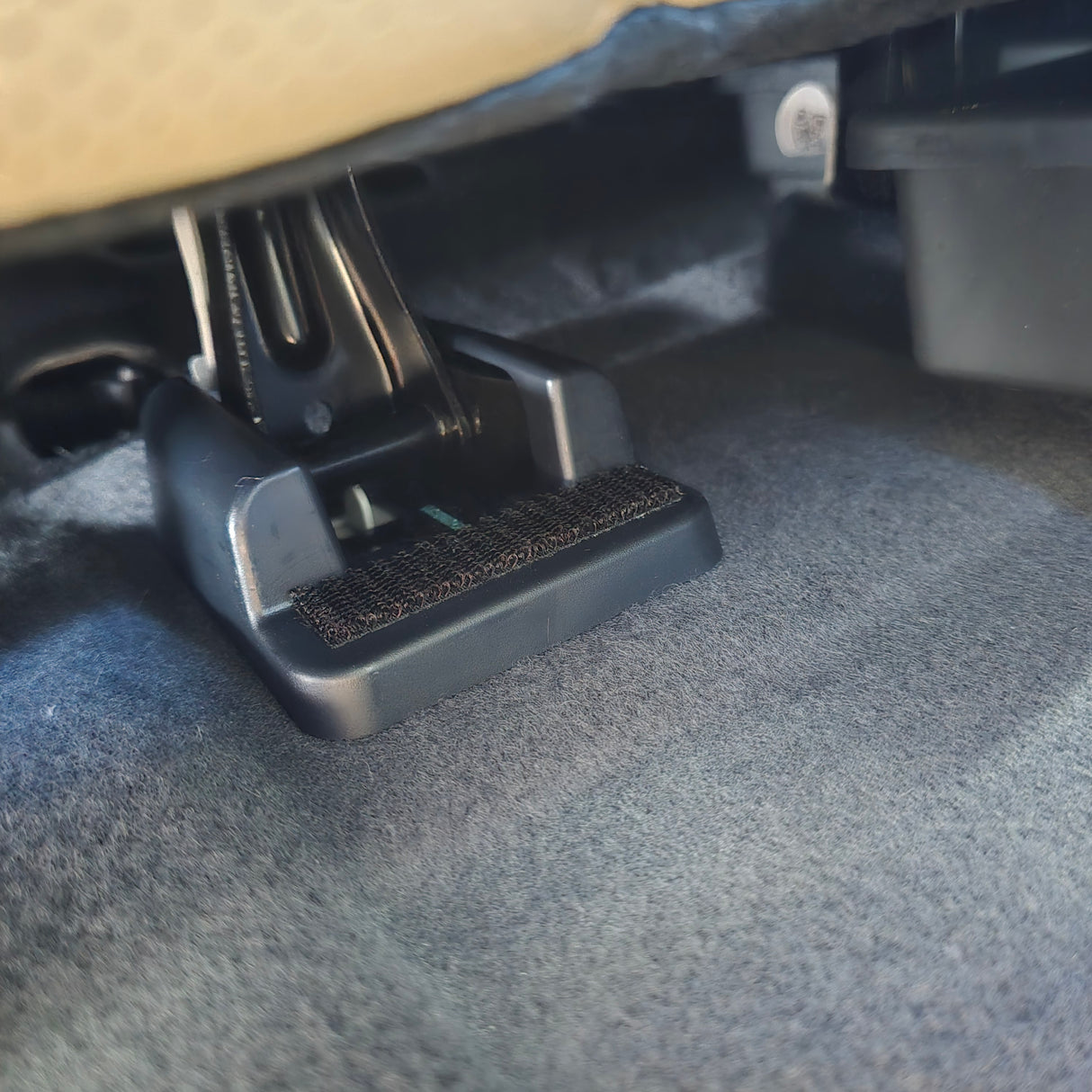 DENZA B5 2026+ UNDERSEAT STORAGE TRAYS