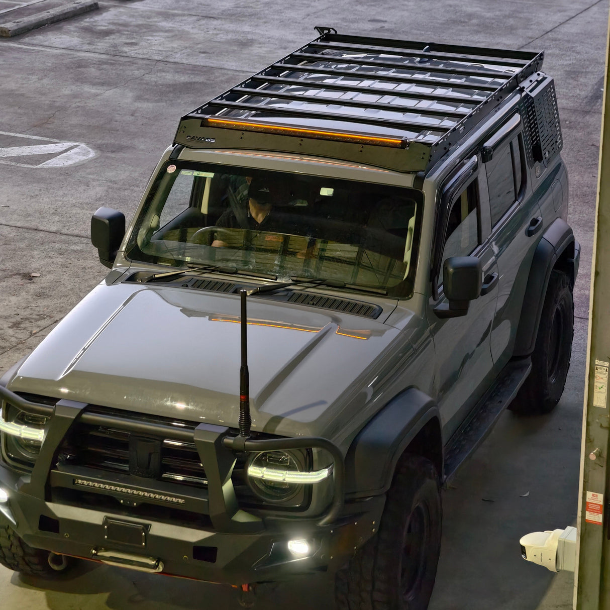 TANK 300 PHANTOM PLATFORM PACKAGE LADDER AND ACC PANEL INCLUDED