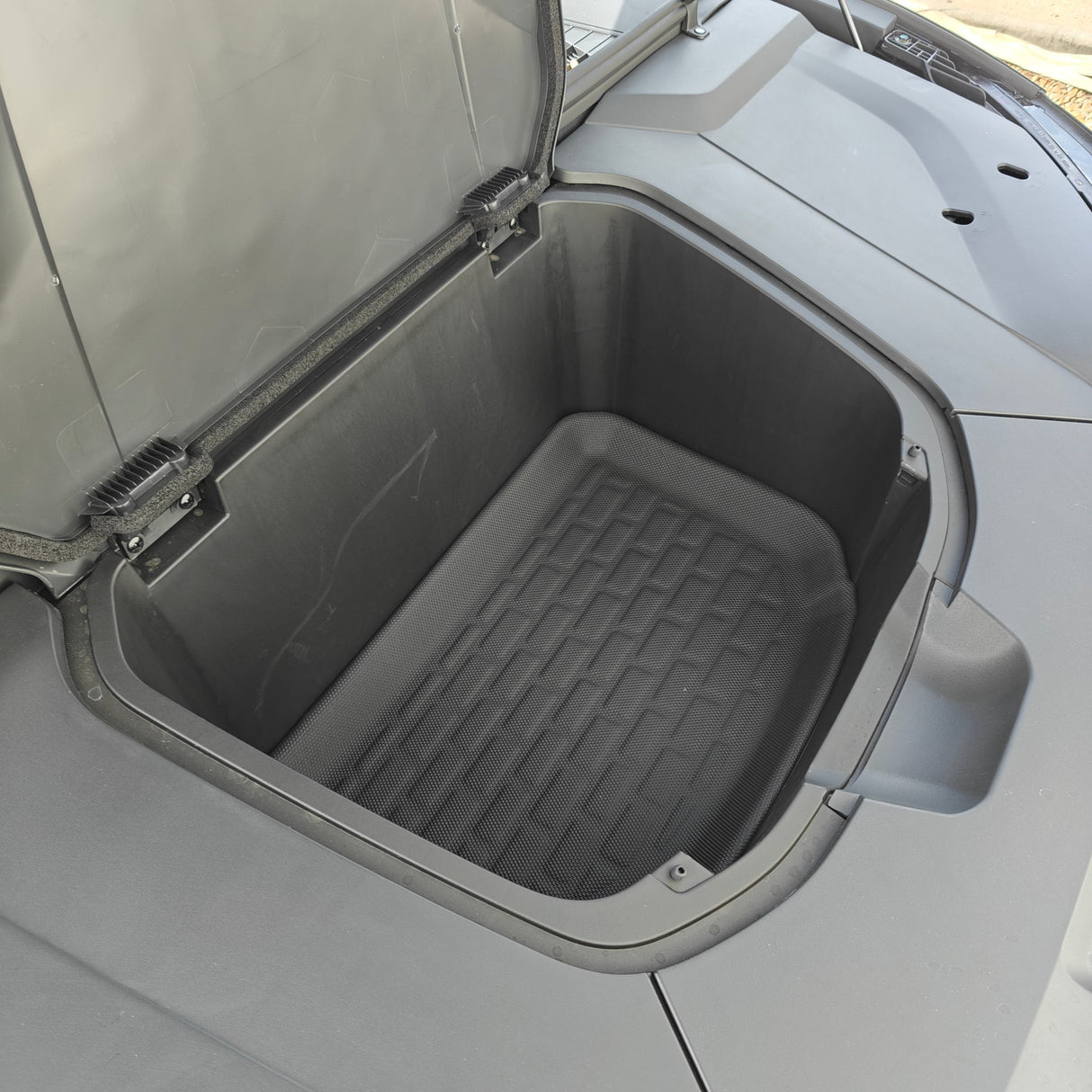 BYD SEAL 2024 11-PIECE FLOOR MAT KIT โ PREMIUM PROTECTION WITH CARPET INSERT