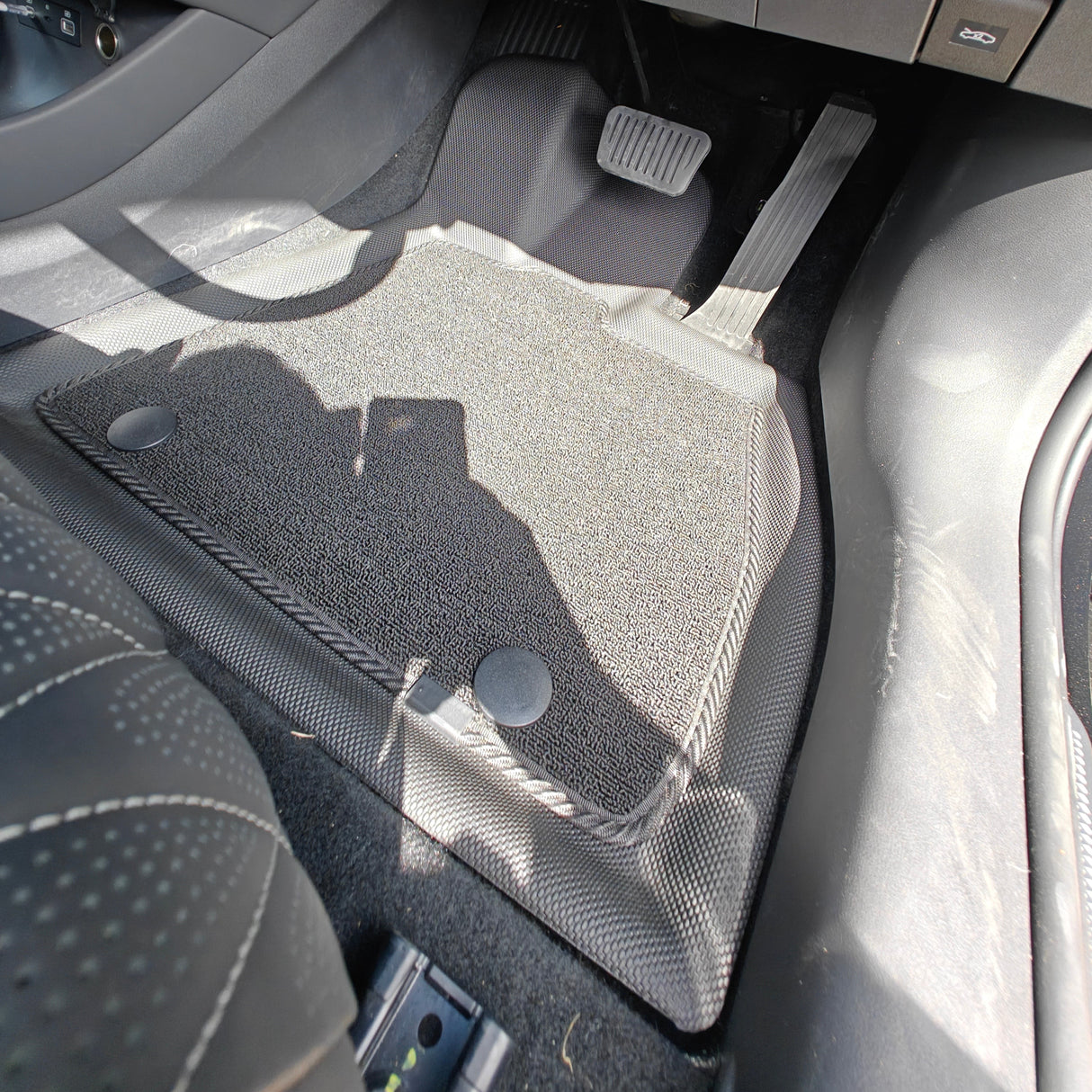 BYD SEAL 2024 11-PIECE FLOOR MAT KIT โ PREMIUM PROTECTION WITH CARPET INSERT