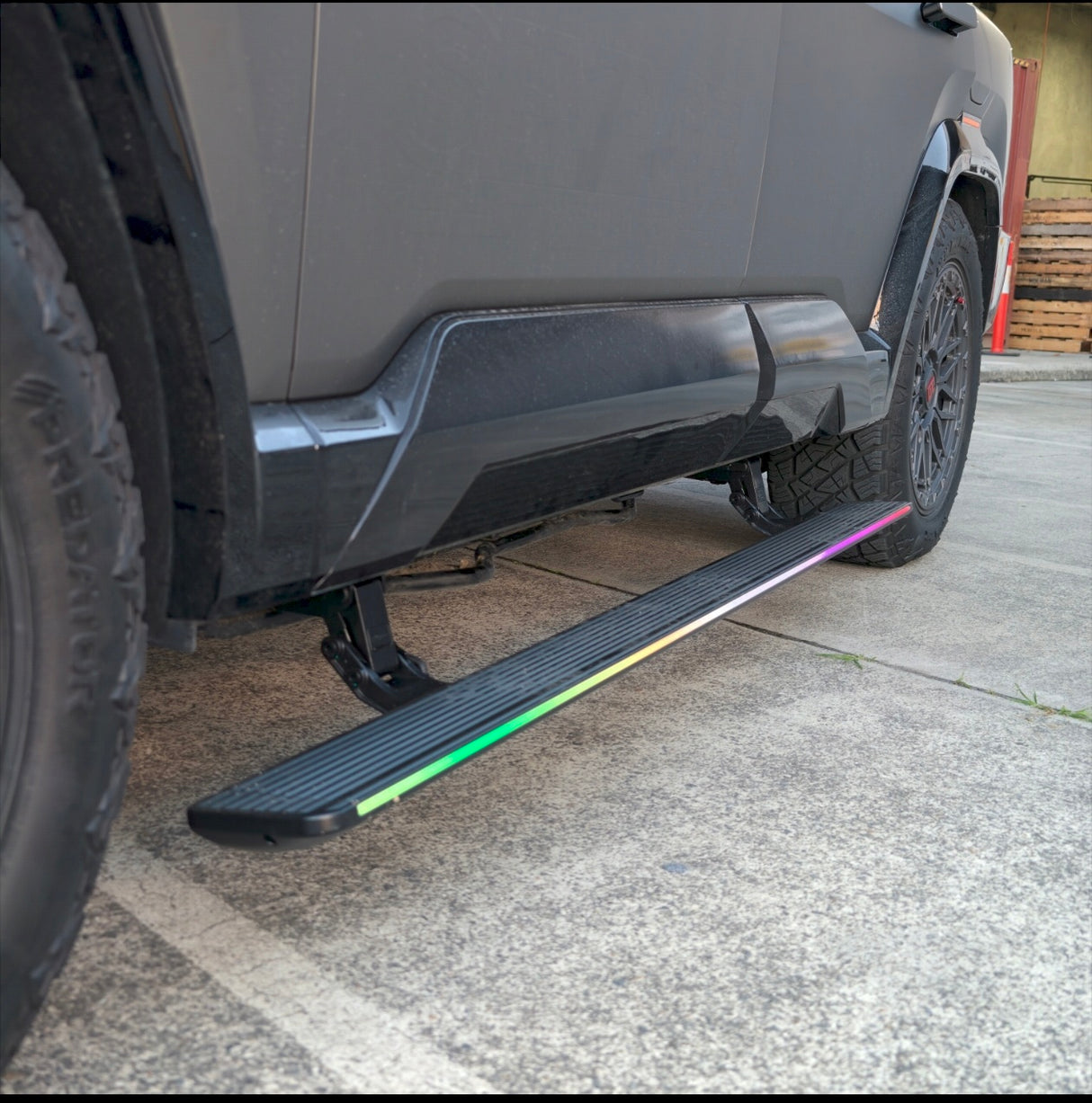 SAVAGE ELECTRIC SMARTSTEPS SIDE STEPS WITH RGB STEP LIGHTING DENZA B8 2026+