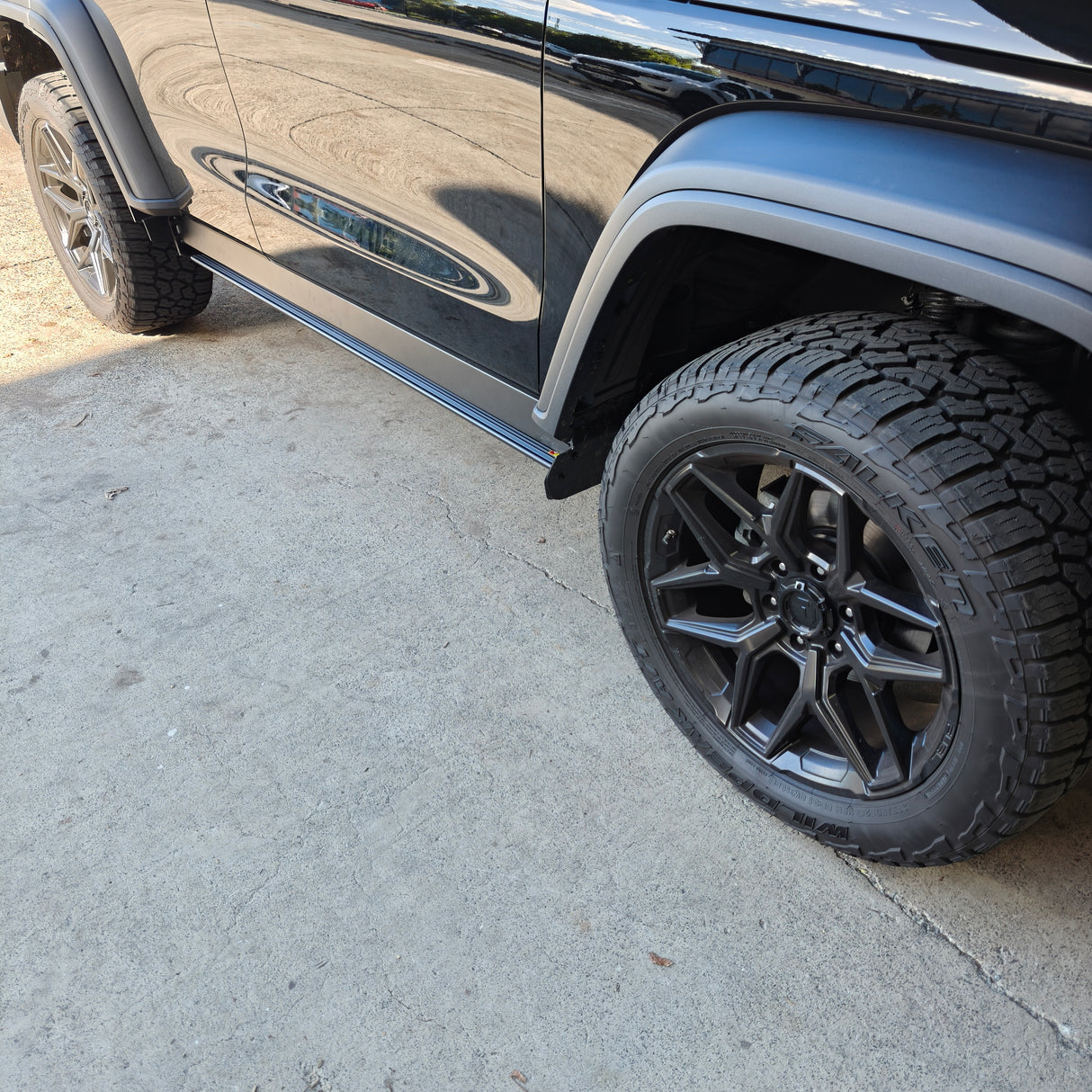 TANK 300 ELECTRIC SIDE STEPS