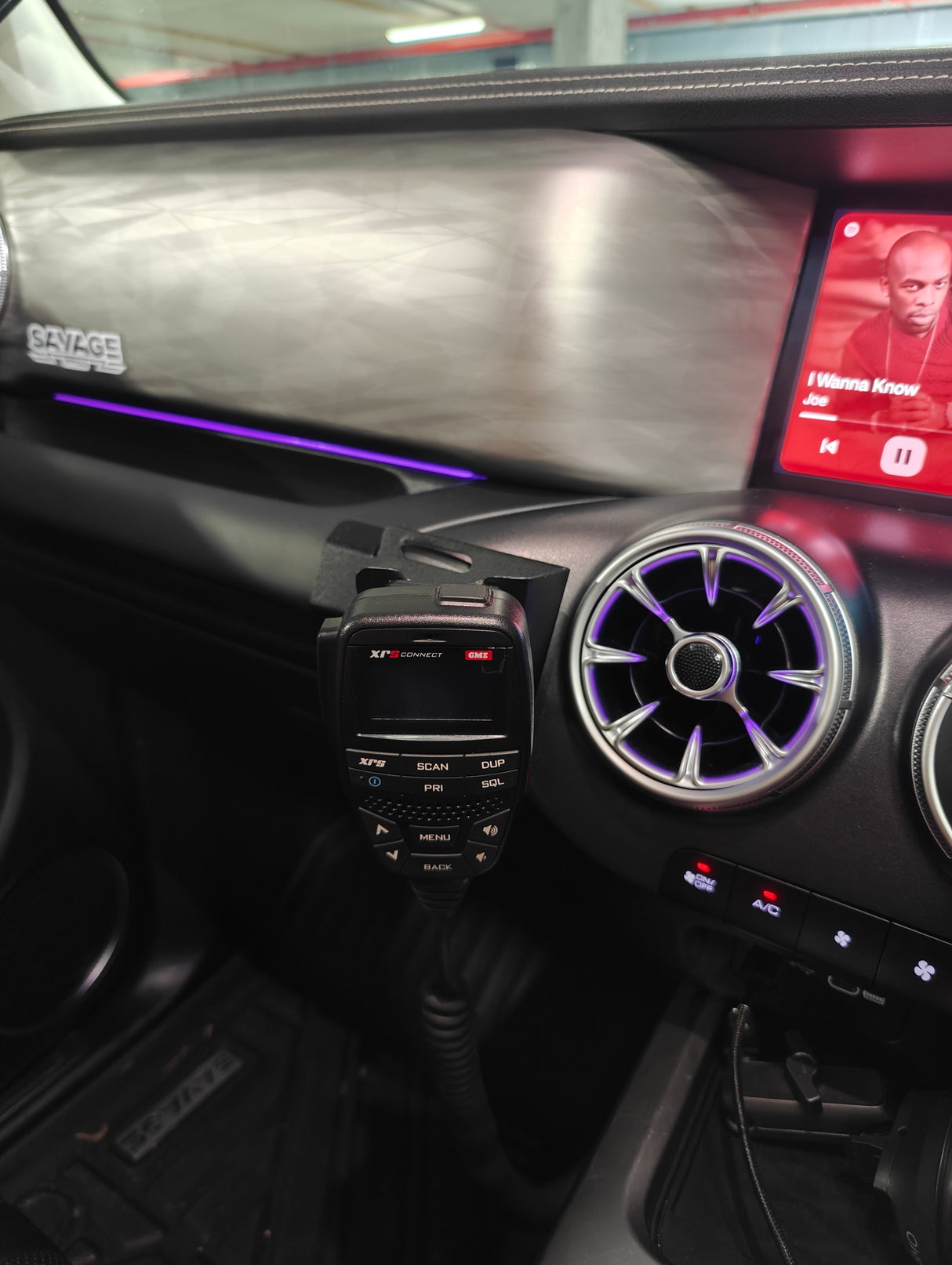 TANK 300 UHF MICROPHONE HOLDER