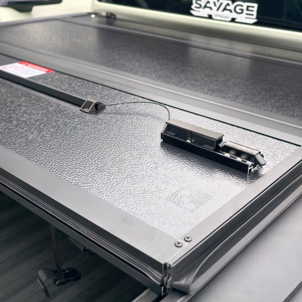 BYD SHARK 6 SAVAGE TRIFOLD STEALTH HARD LID COVER - TONNEAU - Savage Tech Australia