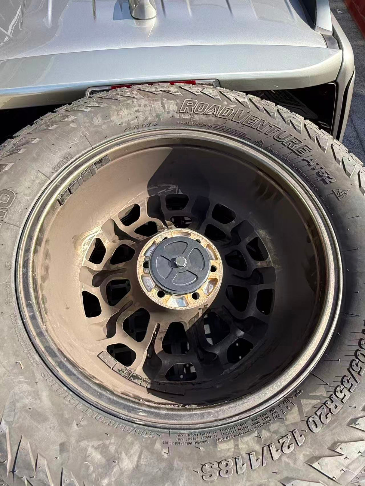 SAVAGE ROGUE TYRE/WHEEL CARRIER RACK WITH STORAGE PLATFORM