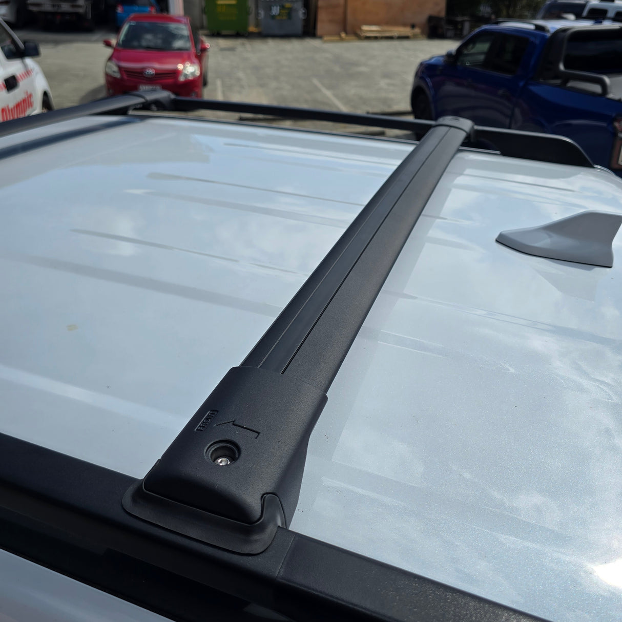 UNIVERSAL ADJUSTABLE ROOF CROSS BARS – FITS BYD SHARK & TANK 300