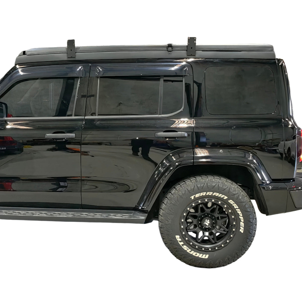 GWM TANK 300 SLIMLINE RACKLESS ROOFTOP TENT WITH LADDER