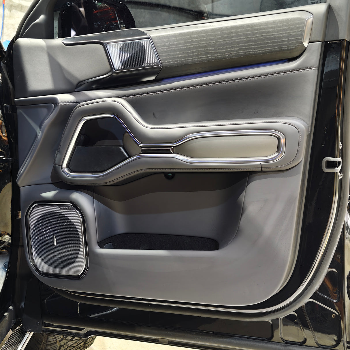 CARBON SERIES DOOR CARD SCUFF PROTECTORS DENZA B8 2026+