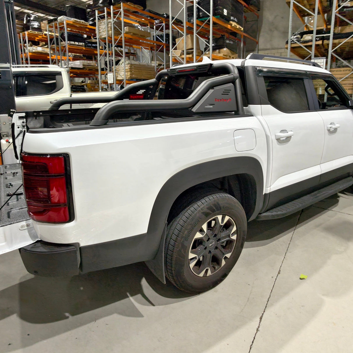 BESTWYLL PREMIUM SPORTS BAR WITH BRAKE LIGHT