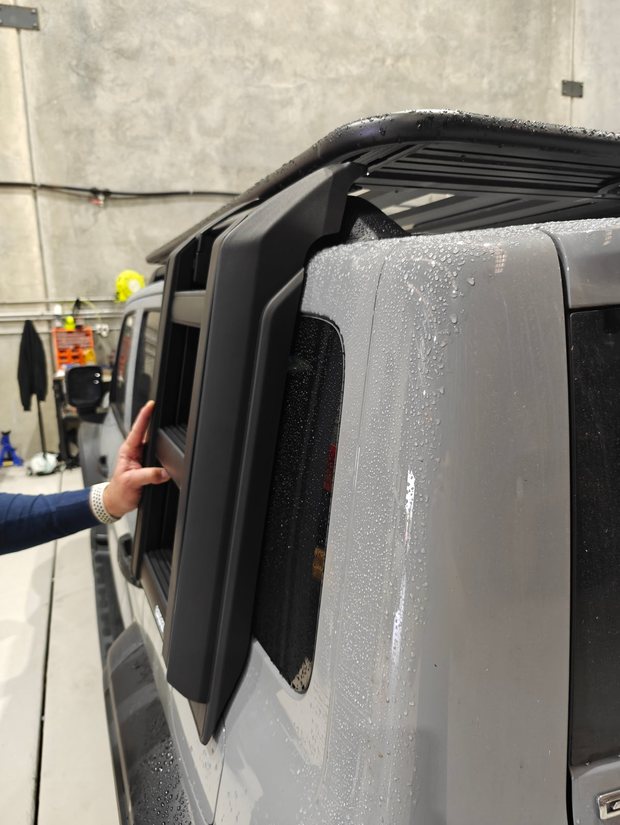 TANK 300 SIDE LADDER (NEW FLUSH DESIGN)