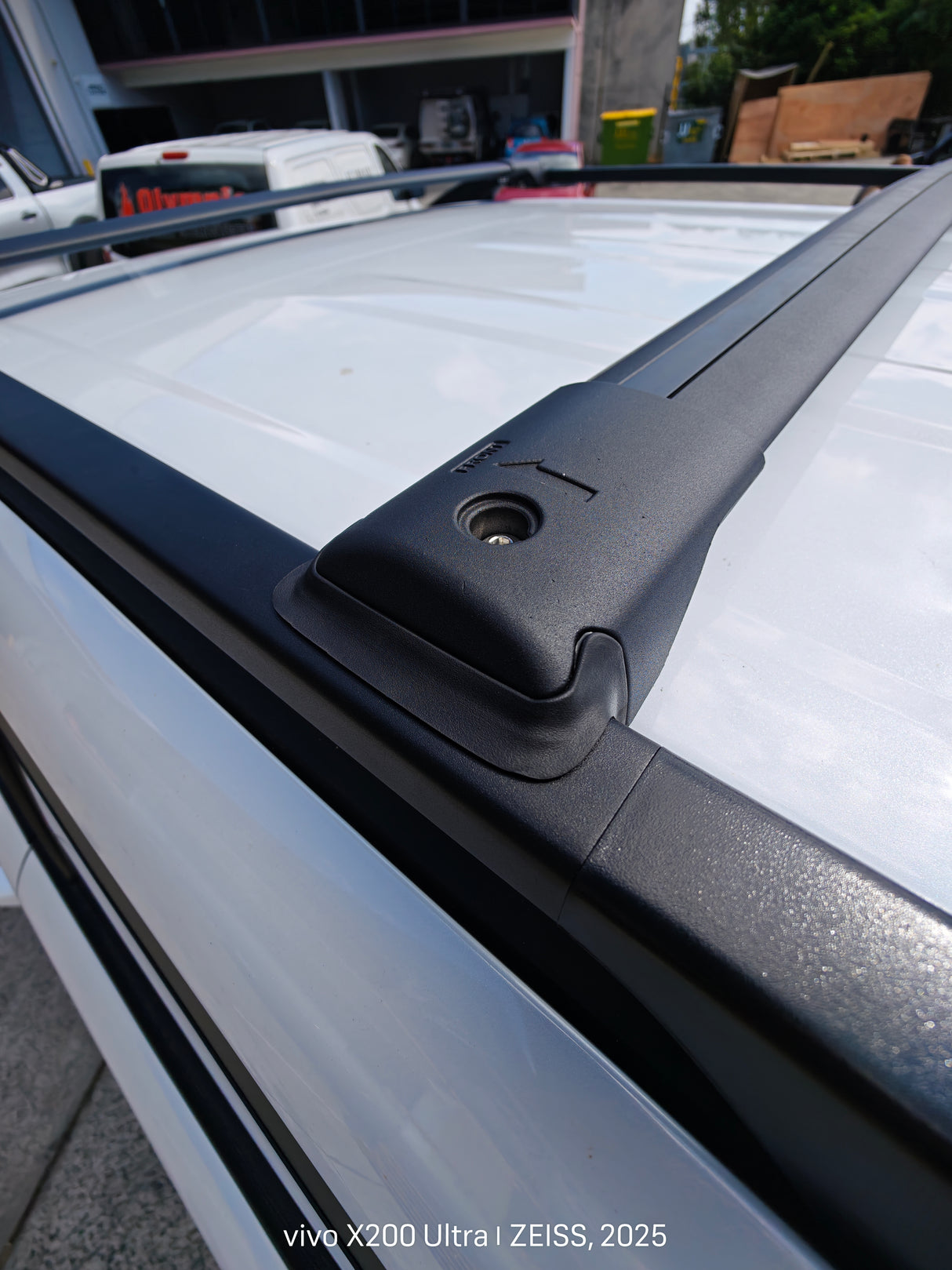 UNIVERSAL ADJUSTABLE ROOF CROSS BARS – FITS BYD SHARK & TANK 300