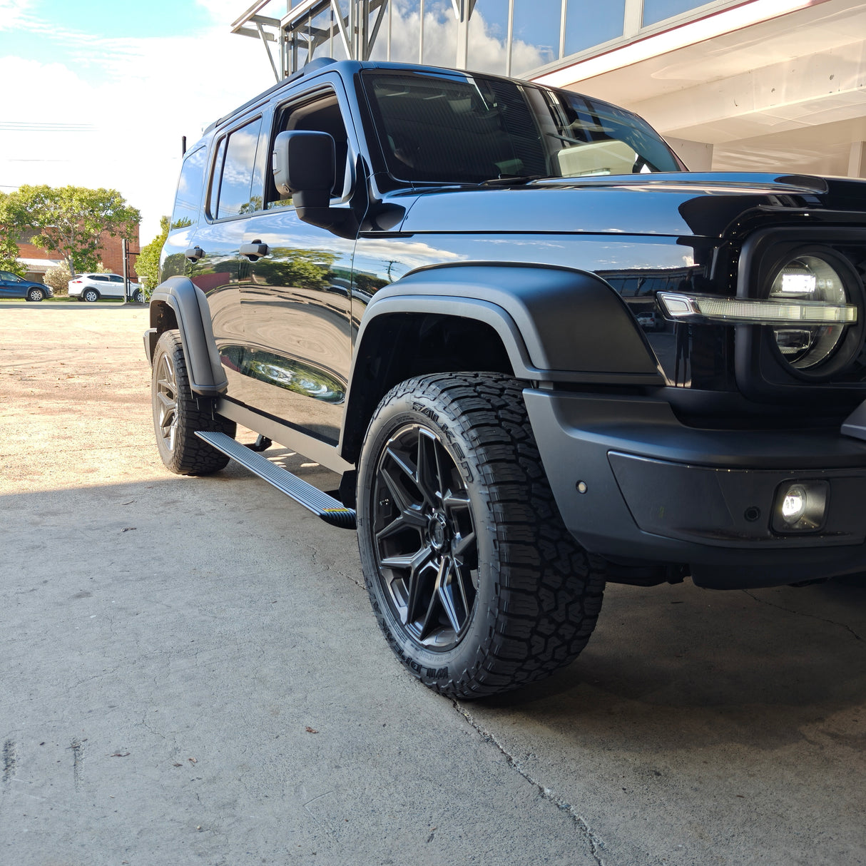 TANK 300 ELECTRIC SIDE STEPS