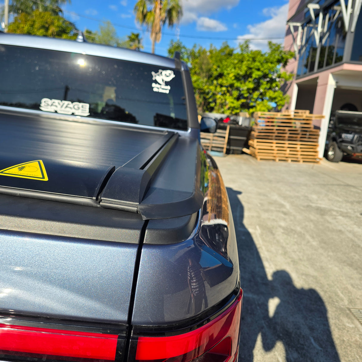 BYD SHARK 6 ELECTRIC CARGOGUARD PRO ROLLER SHUTTER