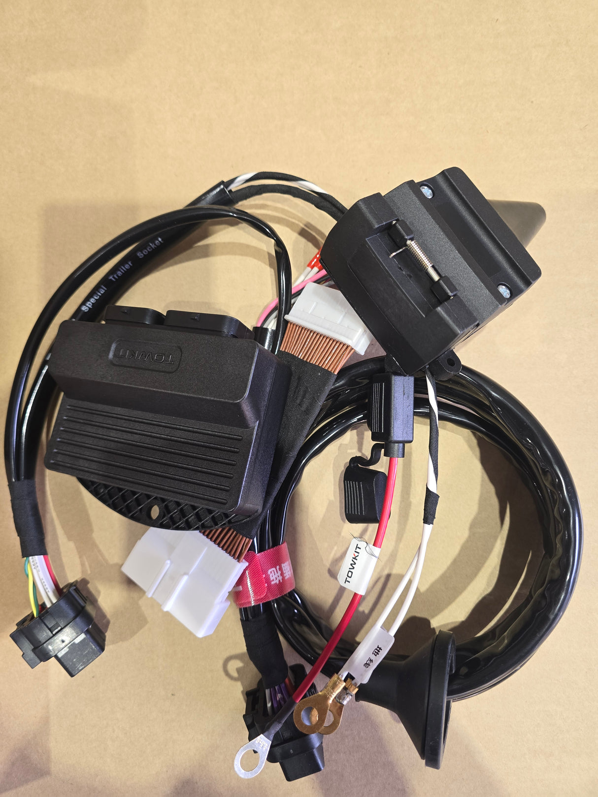 TANK 300 SAVAGE TOWKIT TOW BAR HARNESS PLUG AND PLAY (NOT COMPATIBLE WITH HYBRID HEV OR DIESEL)