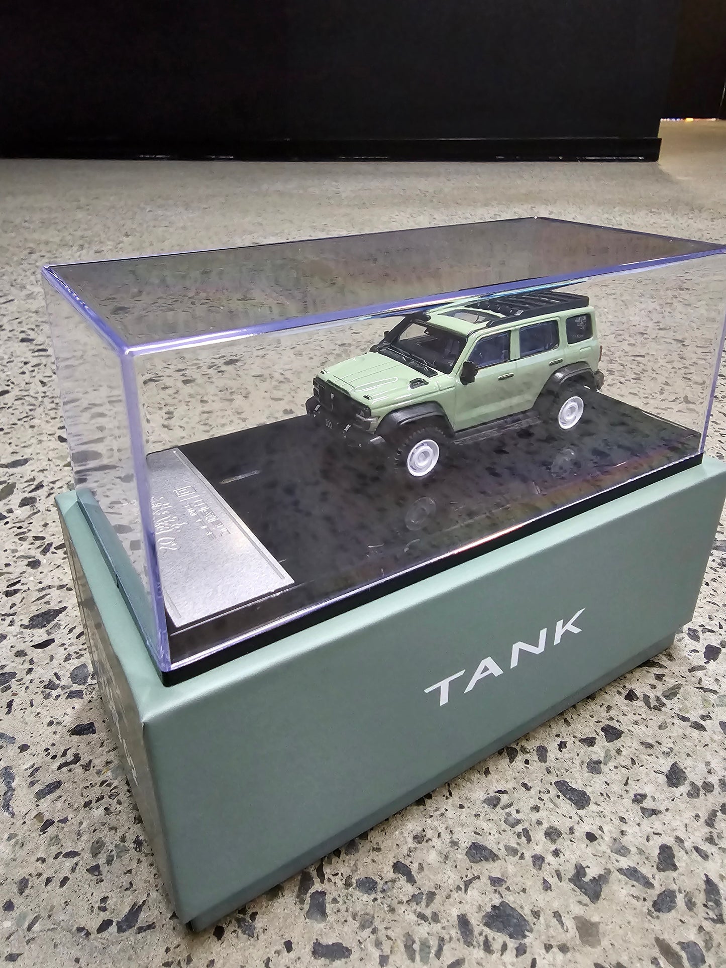 OFFICIAL TANK 300 MODEL CARS IN DISPLAY CASE 1:64