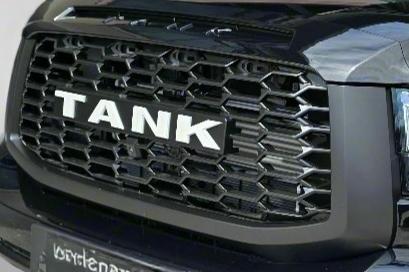 TANK 500 BONNET NOSE BLACKOUT (GLOSS)