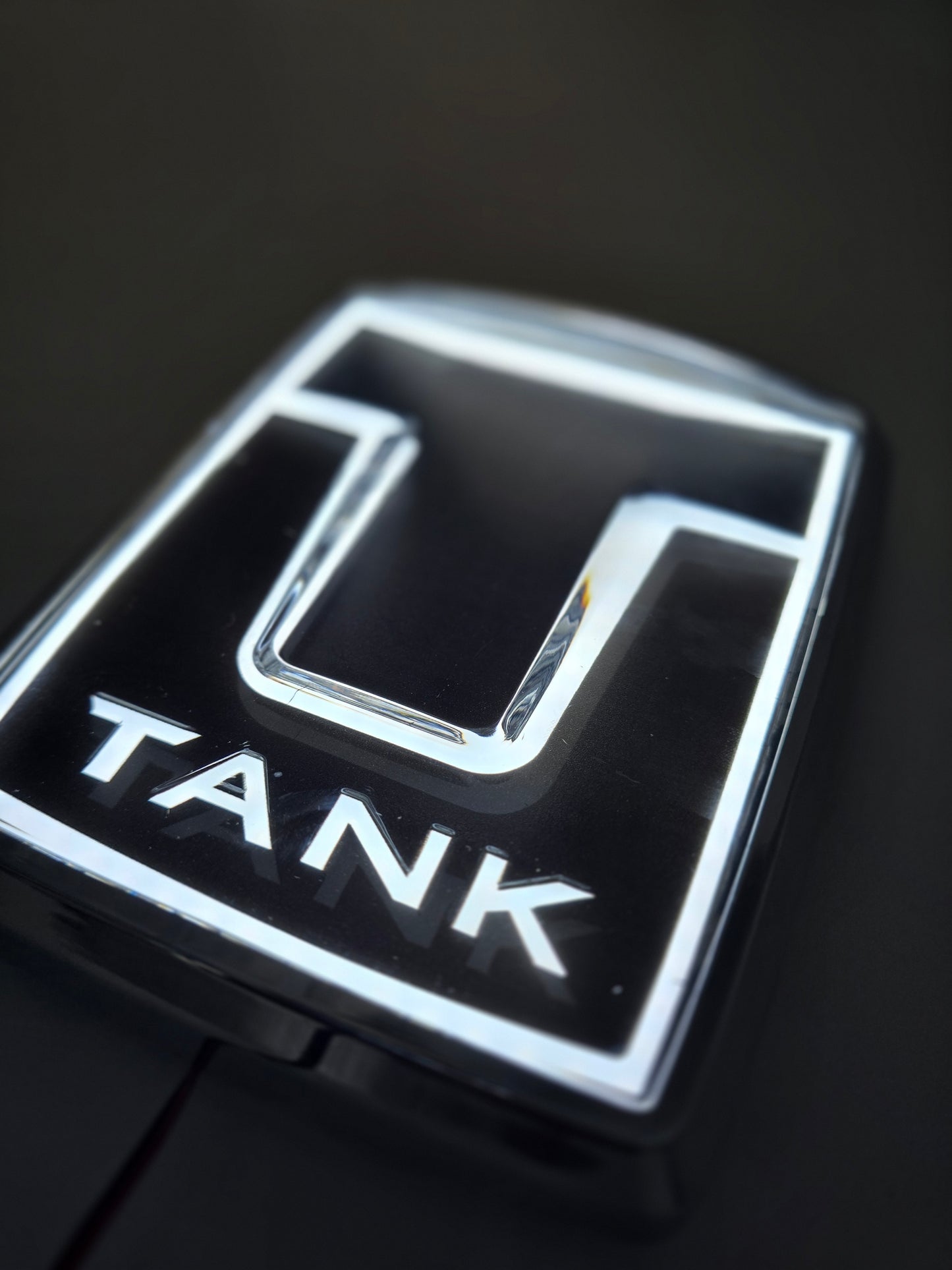 TANK 300 LIGHT UP BADGE FOR GRILL