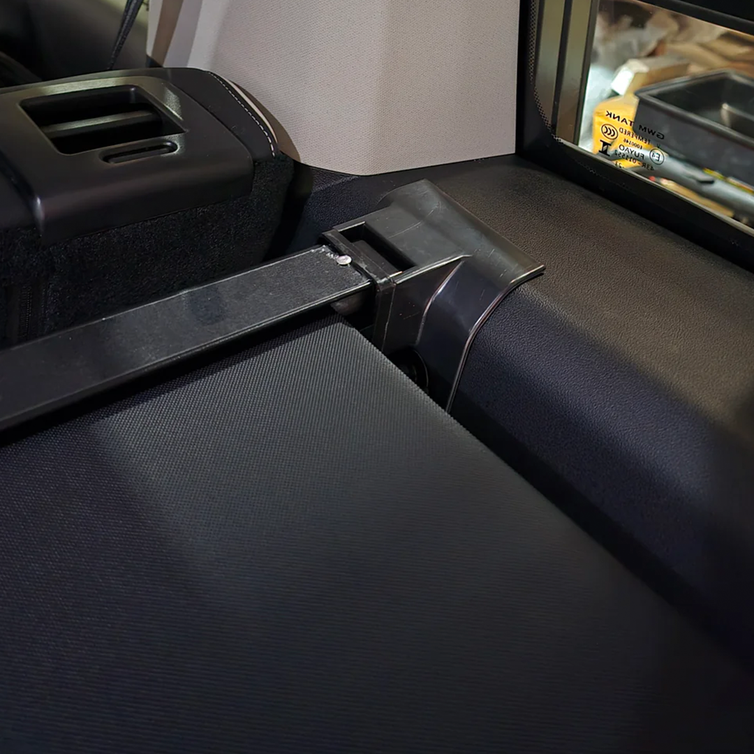 TANK 300 Retractable trunk cover