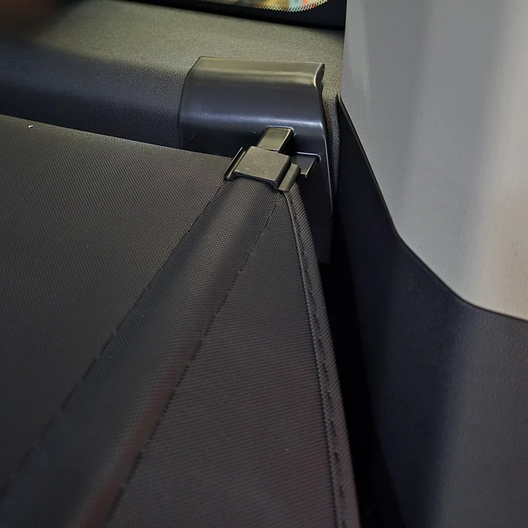 TANK 300 Retractable trunk cover