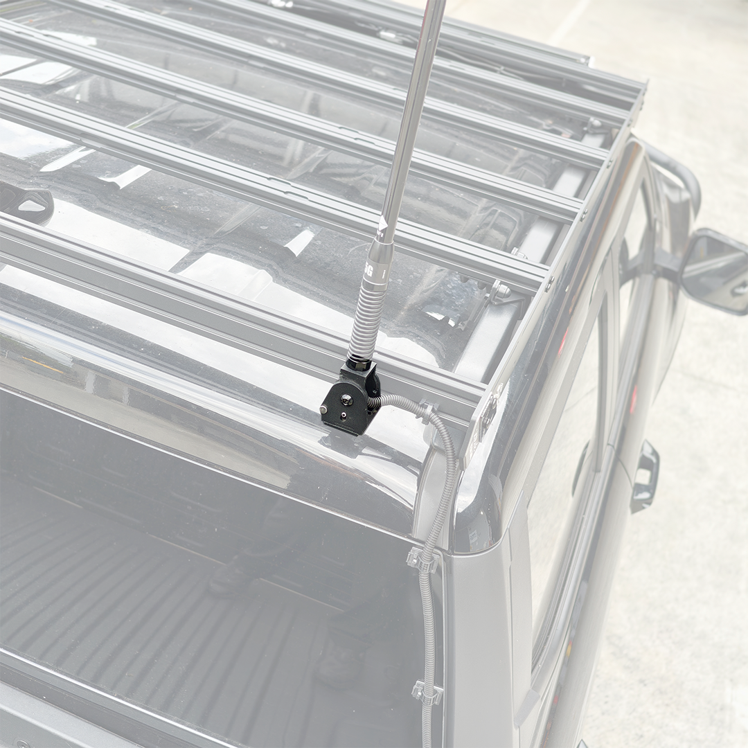 SAVAGE FOLDING UHF ANTENNA BRACKET