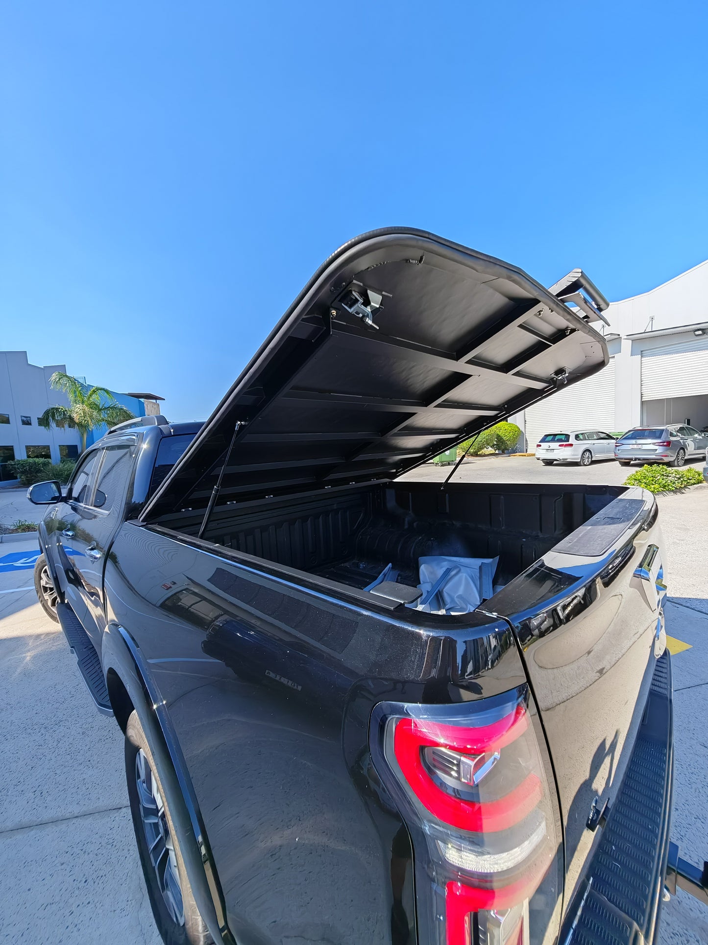 GWM CANNON CARRY LID COVER/HARD TONNEAU COVER